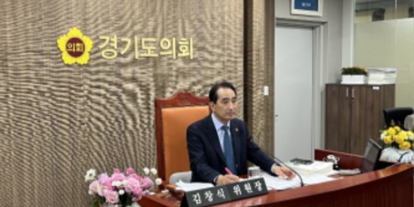 241121 김창식 의원, ‘베이비부머 한 달 살기’ 사업의 체계적 설계 필요성 제기 (1).jpg