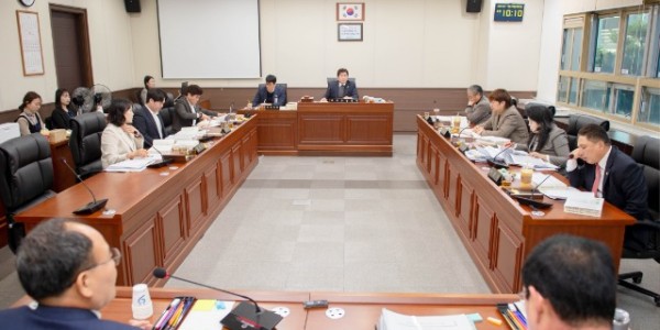 20241126 행정사무감사 8일차(1)-자치행정위원회.jpg