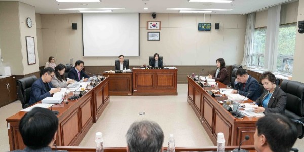 20241126 행정사무감사 8일차(3)-경제환경위원회.jpg