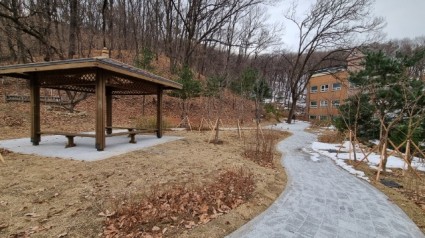 6-1. 용인특례시는 처인구 양지면 주북리 소재 사회복지시설 ‘즐거운 우리집’에 소외계층을 위한 ‘나눔 숲’을 조성했.jpeg