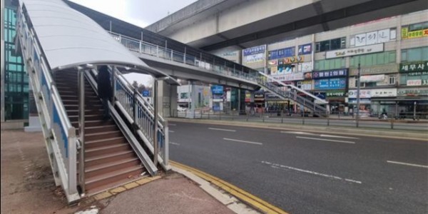 4-1. 용인특례시청 앞 보도육교 대설예방시설 준공 모습.jpg