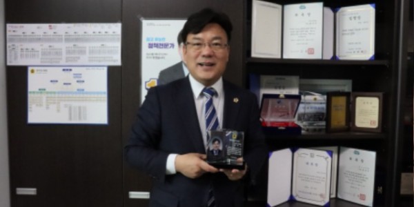 250106 최만식 의원, 의정활동의 꽃 ‘2024 행정사무감사 우수의원’ 선정 (1).jpg