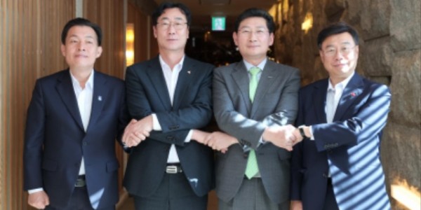 5-1. 2022년 12월 지하철 3호선 경기남부 연장 위해 용인·성남·수원·화성 공동협력키로 했다. (왼쪽부터 이재준 수원시장, 정명근 화성시장, 이상일 용인시장, 신상진 성남시장).jpg