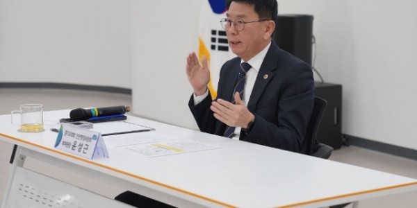 250122 윤성근 의원, 청소년 안전교육 활성화를 위한 정담회 주재 (1) (1).jpg