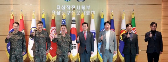 9-1. 이상일 용인특례시장이 23일 지상작전사령부를 방문해 군장병에 대한 지원과 안보태세 확립에 대해 논의했다..JPG