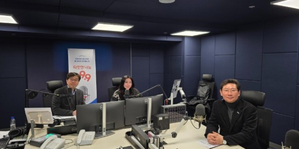 2. 이상일 용인특례시장이 24일 OBS라디오 최진만 이유나의 굿모닝 OBS에 출연해 용인특례시의 시정 운영에 대한 의견을 말했다..jpg