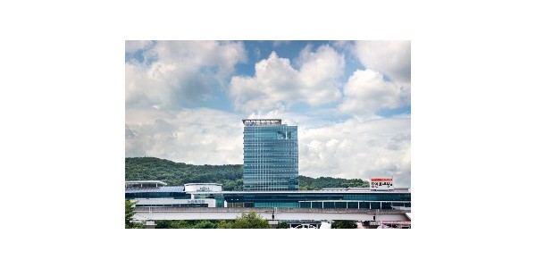 10. 용인특례시 청사 전경.jpg