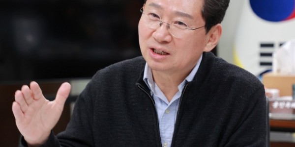 2-1. 이상일 용인특례시장이 5일 재난관리평가 기관장 인터뷰에 참여하고 있다.JPG