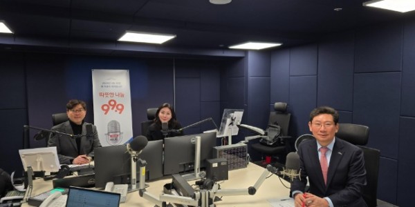 1. 이상일 용인특례시장이 10일 OBS라디오에 출연해 시민의 생활과 직결된 문제와 반도체산업의 전망 등에 대해 이야기했다..jpg