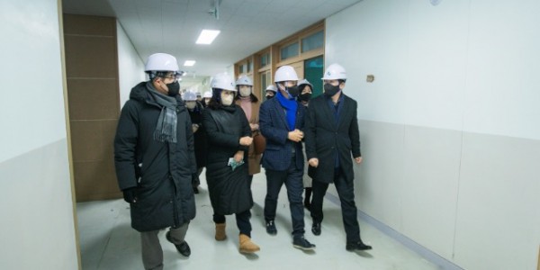 250211 신미숙 의원, 화성 신동중학교 개교 준비상황 현장 점검! (1).jpg