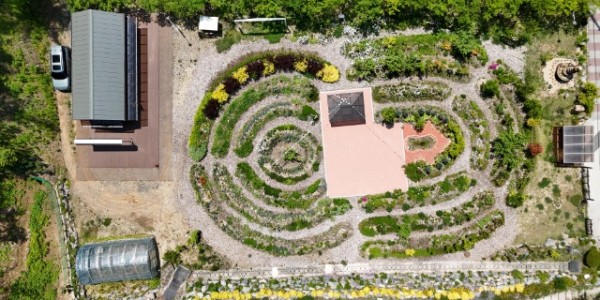 3. 퍼머컬처 디자인을 적용한 생태정원.jpg