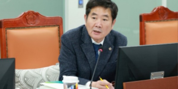 250218 조용호 의원, 경기문화재단 대표이사 인사청문회에서 조직 내 소통 강화 및 예술인 자립 지원 강조.jpg