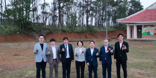 20250226 용인특례시의회, 베트남 꽝남성 땀끼시 도서관 건립 착공식 참석(1).jpg