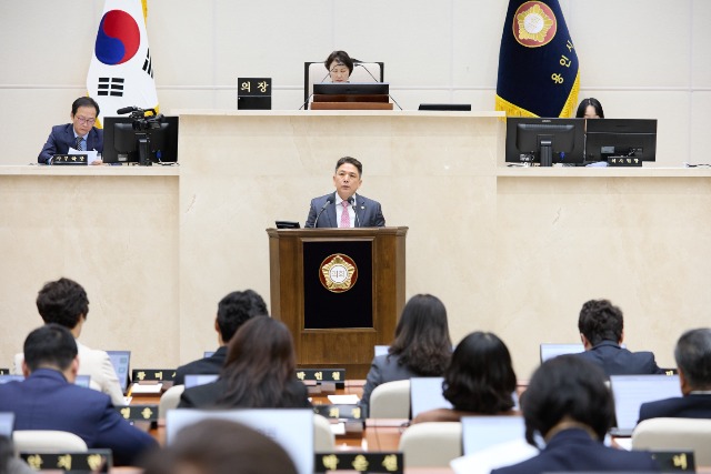 20250314 용인특례시의회, 용인시 철도망 구축을 위한 국가 및 경기도 철도계획 반영 촉구 결의안 채택(1).jpg