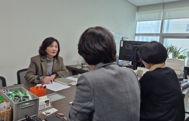 250317 김영희 의원, 경기형 가족돌봄수당 접수기간 확대 논의 더 많은 가정이 혜택 받아야.jpg