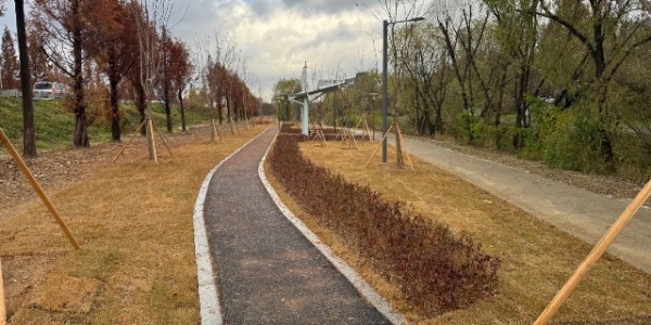 3-1. 기흥구 생활밀착형 사업 중 탄천 테마가 있는 보행환경 조성.jpeg