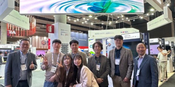 1. MWC 2025 용인특례시관 참가 기업 관계자 단체사진.jpeg