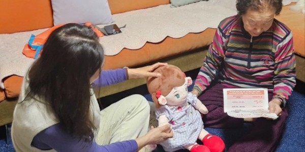 4. 효돌이 활용 사례관리 사업 모습.jpg