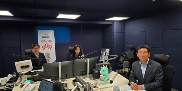 7. 이상일 용인특례시장은 10일 최진만 이유나의 굿모닝 OBS에 출연해 첨단반도체 도시 조성부터 스포츠·문화 도시에 대한 시정을 소개했다.jpg