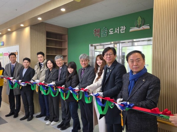 250324 국중범 의원, 성남 하원초  책숲도서관  재개관식 참석… 교육공동체가 함께 만든 모범사례1.jpg