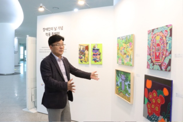 250417 최만식 의원, 예술에 경계는 없다...장애예술인 특별전 방문 (1).jpg