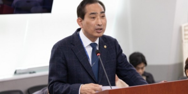 250414 김창식 의원, 산불 예방 및 조기 진화를 위한 지원 촉구 건의안 대표 발의 (1).jpg