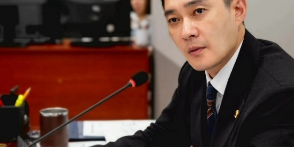 250415 전석훈 의원, AI 선도 경기도, 미래를 향한 발걸음! 인공지능 기본조례 개정안 본회의 통과.jpg