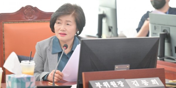 250415 김동희 의원, 경기도평생교육진흥원 원장 후보자 인사청문회에서 직무수행능력과 조직운영 철학 등 면밀히 검토 (1).jpg