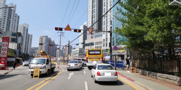 8. 용인특례시 수지구, 동천동 하손곡교 삼거리 교통환경 개선 완료.JPG