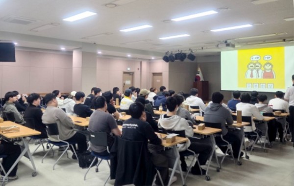 7. 17일 수지구청 대회의실에서 사회복무요원 대상 대상 에이즈·성매개감염병 예방 교육이 진행됐다..jpg