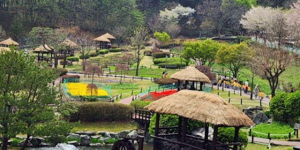 4. 용인특례시 농촌테마파크 여름철 전경.jpg