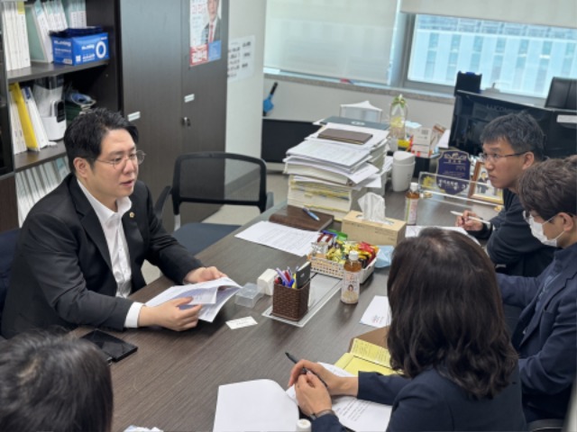 250502 김현석 의원, 과천 본도심 과밀학급 우려...과천주공4단지 입주 이전 선제 대응 필요.jpg