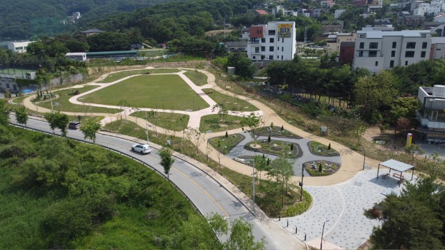 250529 8-1. 고기근린공원 잔디광장.JPG