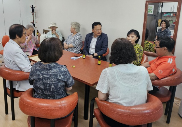 250619 7-1. 수지구 우수경로당 현장 방문.jpg