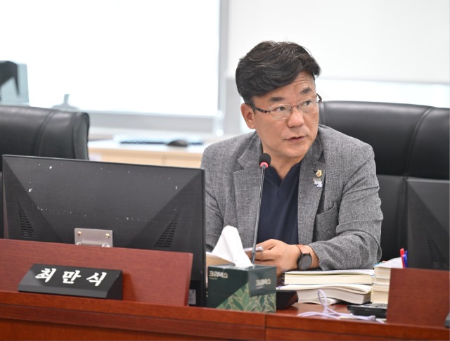250619 최만식 의원, “19억 들인 道교육청 홈페이지 개편… 이용자 불편만 가중” (1).jpg