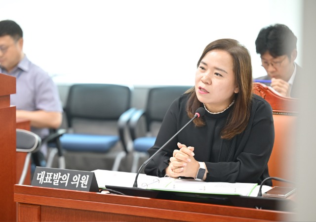 250620 최효숙 의원, 경기도 한류문화 연계 평생교육 활성화 조례안 상임위 통과.jpg