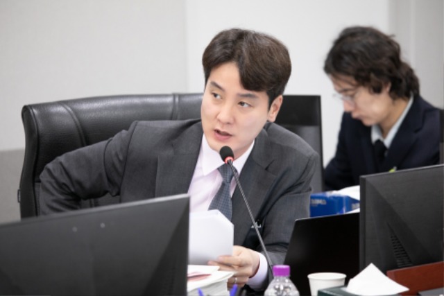 250623 김일중 의원, “사업비 증액·기간 연장에도 집행률 0.3%… 경기도기록원 설립사업, 더 이상 지연 없어야”.jpg