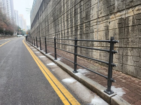 5. 수지구 상현1동 보행자 안전펜스.jpg