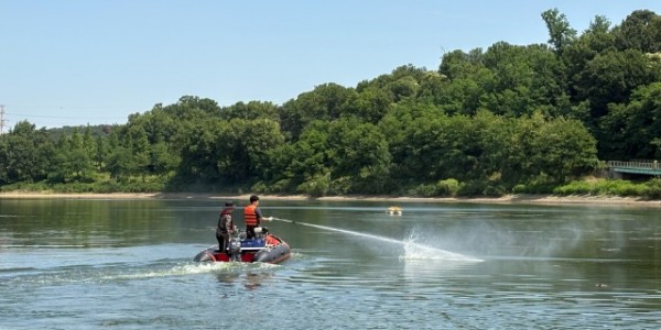 8. 용인특례시가 여름철 기흥저수지 수질관리 위한 방제활동 진행했다..jpeg
