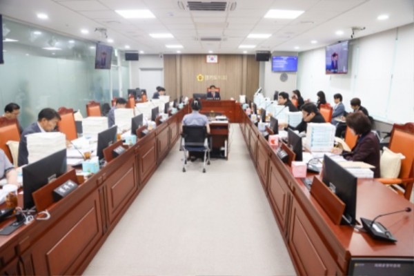 250618 의회운영위원회, 경기도·경기도교육청 추가경정예산안 등 총 24건 안건 심의.jpg