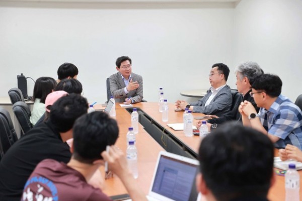 6. 이상일 용인특례시장은 22일 서천동에서 발생한 천공기 전도사고 대책회의에 참석했다.JPG