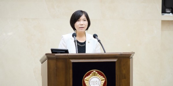 사진1. 신현녀 의원이 27일 열린 제293차 제1회 정례회 제3차 본회의에서 5분 자유발언을 하고 있다..jpg