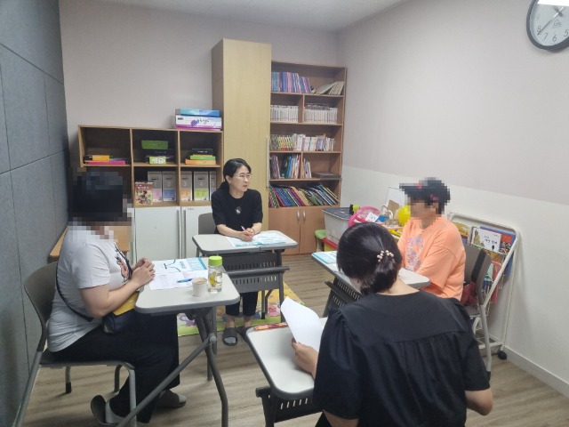 8. 용인특례시 드림스타트의 초보부모 길라잡이 그룹 양육코칭 현장.jpeg