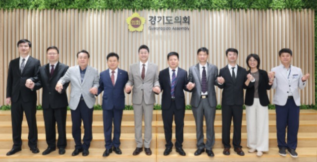 250714 김진경 의장, 중국 장쑤성 인민대표대회 우호대표단 접견...한중 협력 새로운 지평 열 것 (1).jpg