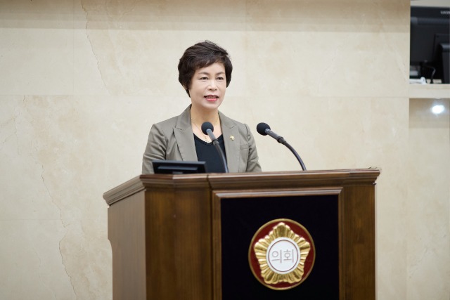 사진1. 용인특례시의회 황미상 의원이 18일 열린 제294회 임시회 제2차 본회의에서 5분 자유발언을 하고 있다..jpg