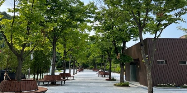 2-1. 재정비를 마친 김혁근린공원.jpg