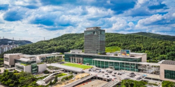 8. 용인특례시청사 전경.jpg