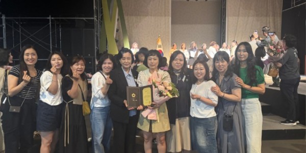 250630 정윤경 부의장, 2025경기보육인 연찬회참석...보육인들에게 감사인사를 전하고 노고를 격려1.jpg