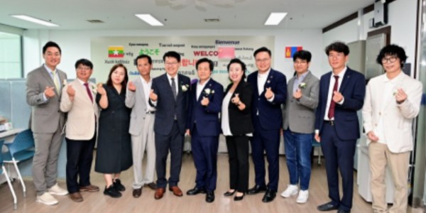 250703 여성가족평생교육위원회, ‘경기도이민사회통합지원센터’ 개소식 참석 (1).jpg