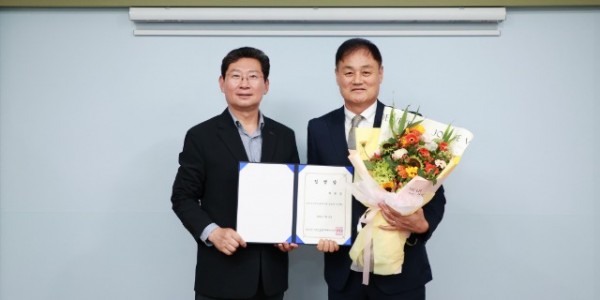 8. 용인특례시 시민프로축구단 초대 감독으로 최윤겸 감독이 선임됐다..jpg